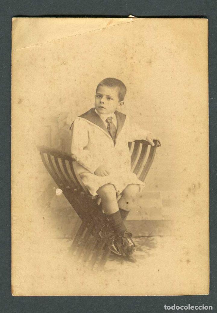 Antique Photography: Ni&ntilde;o. Sill&oacute;n plegable. Estudio desconocido. c.1900