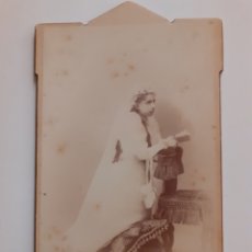 Fotografía antigua: FOTO DE 1.ª COMUNIÓN. M. TERESA MICHELENA. AÑOS 1870-80. FOTOGRAFO ALBIACH. 17X10 CM. Lote 276926763
