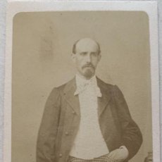 Fotografía antigua: FOTOGRAFÍA DE CABALLERO - CARTE DE VISITE - FOTÓGRAFO DISDERI - PARÍS - CIRCA 1860