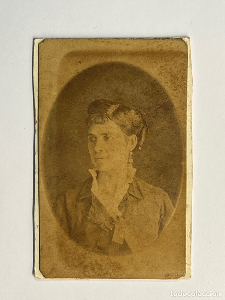Antique Photography: CDV An&oacute;nimo. Espa&ntilde;a fotograf&iacute;a Se&ntilde;ora con Collar.. (fin siglo XIX) Medidas: 10,5 x 6,5 cm.,