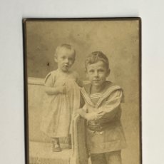 Fotografía antigua: CDV FOTOGRAFÍA HARALD LONBORG, ODENSE DINAMARCA, HERMANITOS (A.1908)