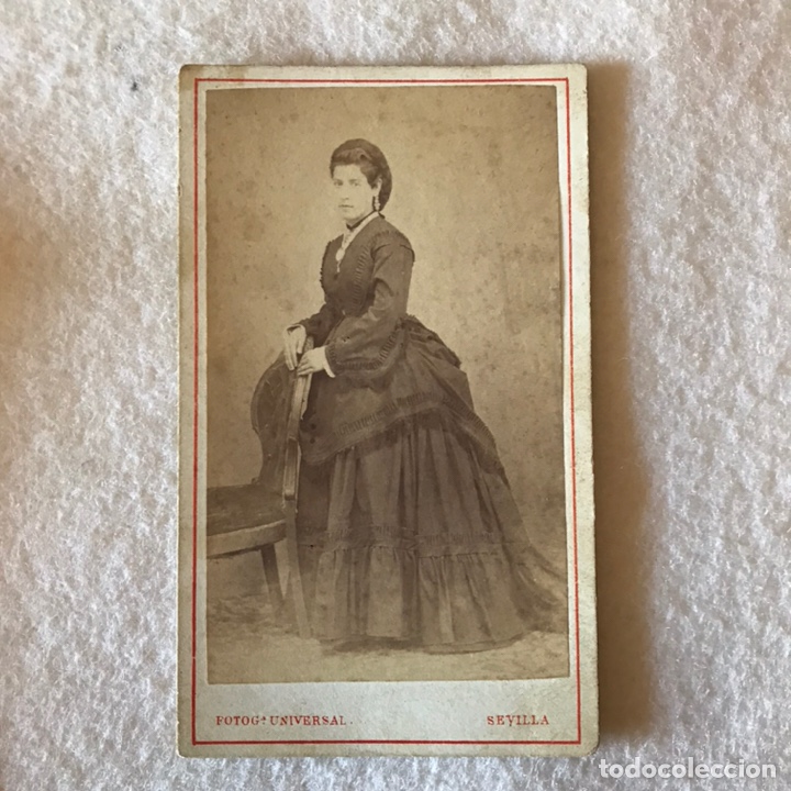 Alte Fotografie: ANTIGUA FOTOGRAF&Iacute;A / RETRATO / CDV - SE&Ntilde;ORA POSANDO EN ESTUDIO - FOTOGRAFIA UNIVERSAL - SEVILLA