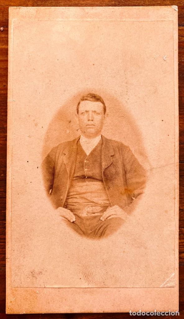 Antique Photography: FOTOGRAFIA ALBUMINA TIPO CDV, CABALLERO SIGLO XIX, FOTO VICENTE MORAL, MIDE 10 X 6 CMS. APROX.