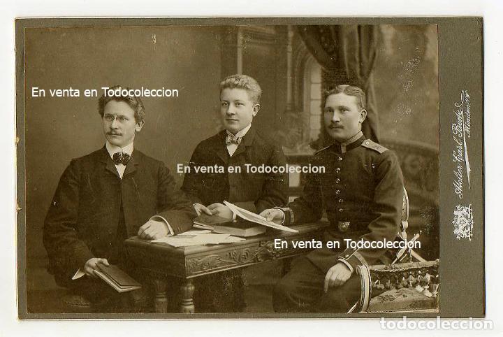 Antique Photography: TRES HERMANOS. MILITAR. CARL BESTE , MINDEN, ALEMANIA. DEDICADA. C. 1915. DEUTSCHLAN.