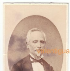 Fotografía antigua: E. OTERO, CARRERA SAN GERÓNIMO 16 MADRID. RETRATO DE CABALLERO CON PAJARITA. 1870S VS. Lote 374020824