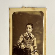 Fotografía antigua: CDV CARTE DE VISITE FOTOGRAFIA FRANCO HISPANO AMERICANO. JOVEN SEÑORA CON ESMERALDAS (H.1870?)