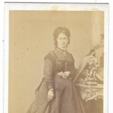 Fotografía antigua: 1869-70CA CDV CARTE DE VISITE RETRATO DAMA VIRADO AL SEPIA. MARTÍNEZ HEBERT, MADRID. Lote 403422729