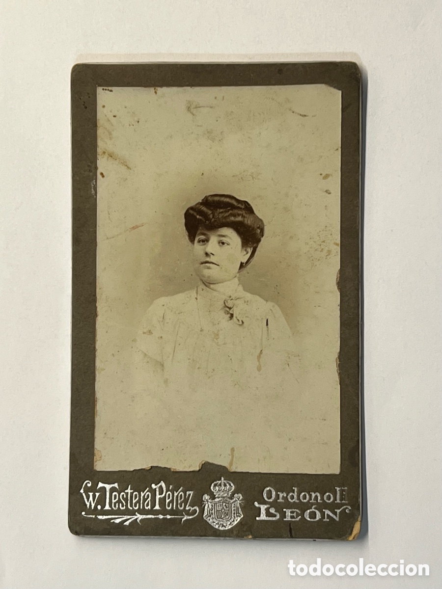 Fotograf&iacute;a antigua: LEON. Fotograf&iacute;a CDV., W. Testera P&eacute;rez, fot&oacute;grafo. La se&ntilde;ora Isidora&hellip; (fin siglo XIX)