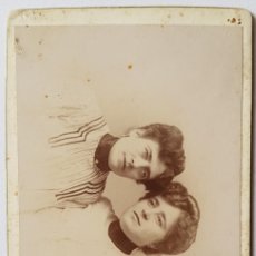 Fotografía antigua: RETRATO DE DOS MUJERES. FOTO ISIDRO LAPORTA GANDÍA. HACIA 1860. CARTE VISITE