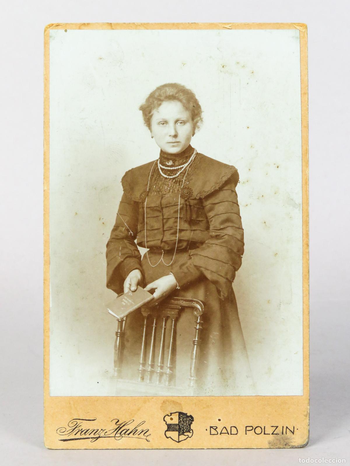 Antique Photography: Carte Visite fotograf&iacute;a dama moda libro perlas Franz Hahn Bad Polzin Polonia hacia 1890 S XIX