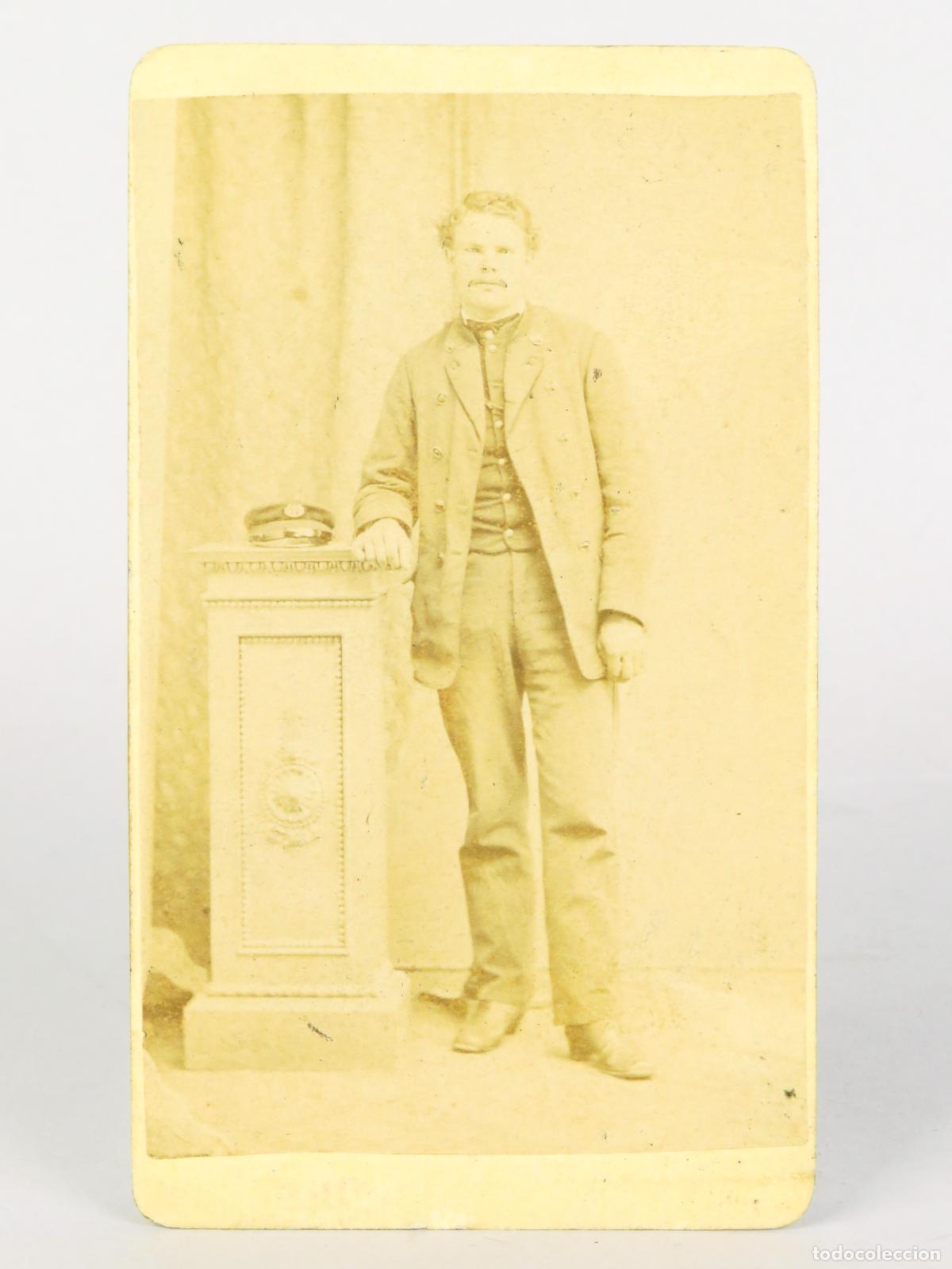 Antique Photography: Carte Visite fotograf&iacute;a hombre posando gorra Louis Sauter Bayreuth Germany hacia 1885 S XIX