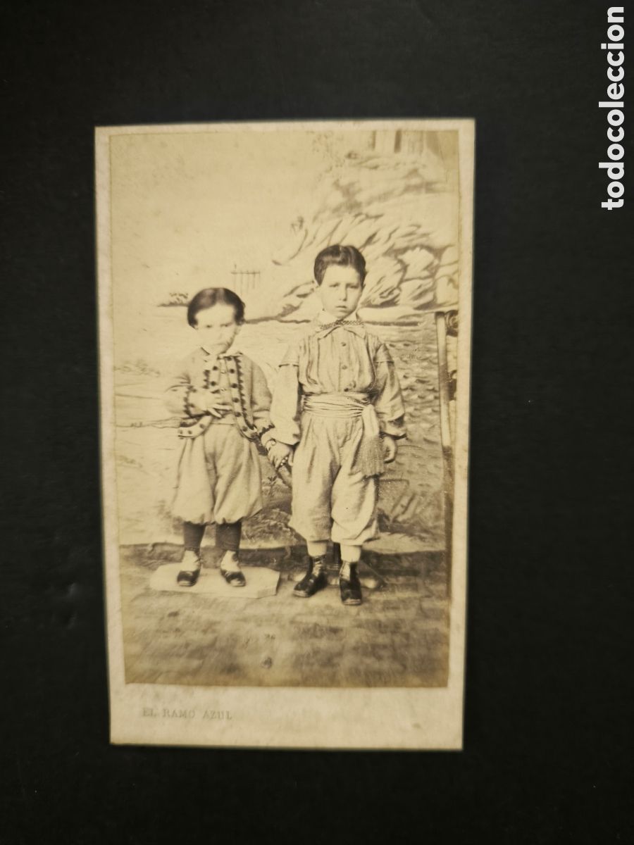 Fotograf&iacute;a antigua: Fotograf&iacute;a antigua, CDV. El ramo azul. Madrid, finales s. XIX.