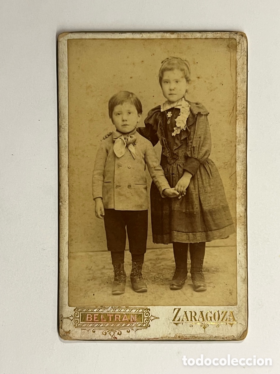 Fotograf&iacute;a antigua: ZARAGOZA. Fotograf&iacute;a Beltr&aacute;n .. CDV, Carte de visite. Ni&ntilde;os de la mano.. (fin Siglo XIX)