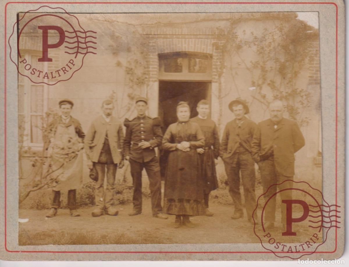 Fotograf&iacute;a antigua: CDV. 12.5X9.5CM. MILITAR. MILITAIRE. FAMILIA FAMILY