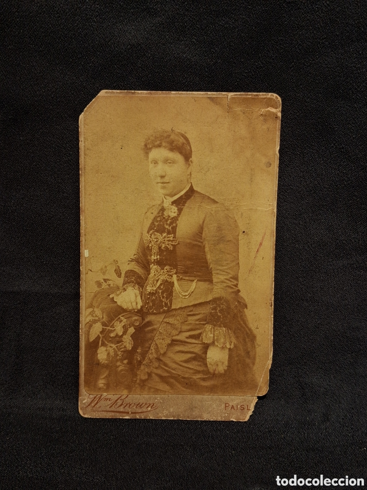 Fotograf&iacute;a antigua: ANTIGUA FOTOGRAF&Iacute;A SOBRE CART&Oacute;N MUJER &Eacute;POCA VICTORIANA, ESCOCIA. 10,3 X 6,2 CM