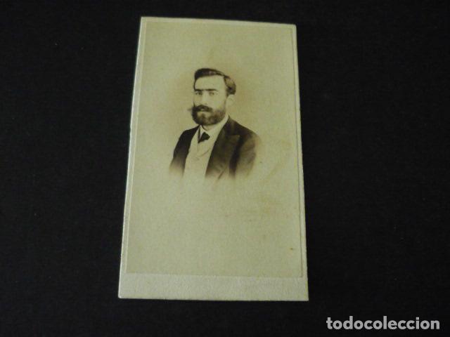 Fotograf&iacute;a antigua: CARTE DE VISITE RETRATO DE HOMBRE SIN FOTOGRAFO