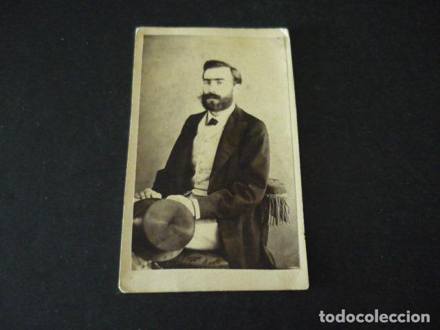 Fotograf&iacute;a antigua: CARTE DE VISITE RETRATO DE HOMBRE SIN FOTOGRAFO