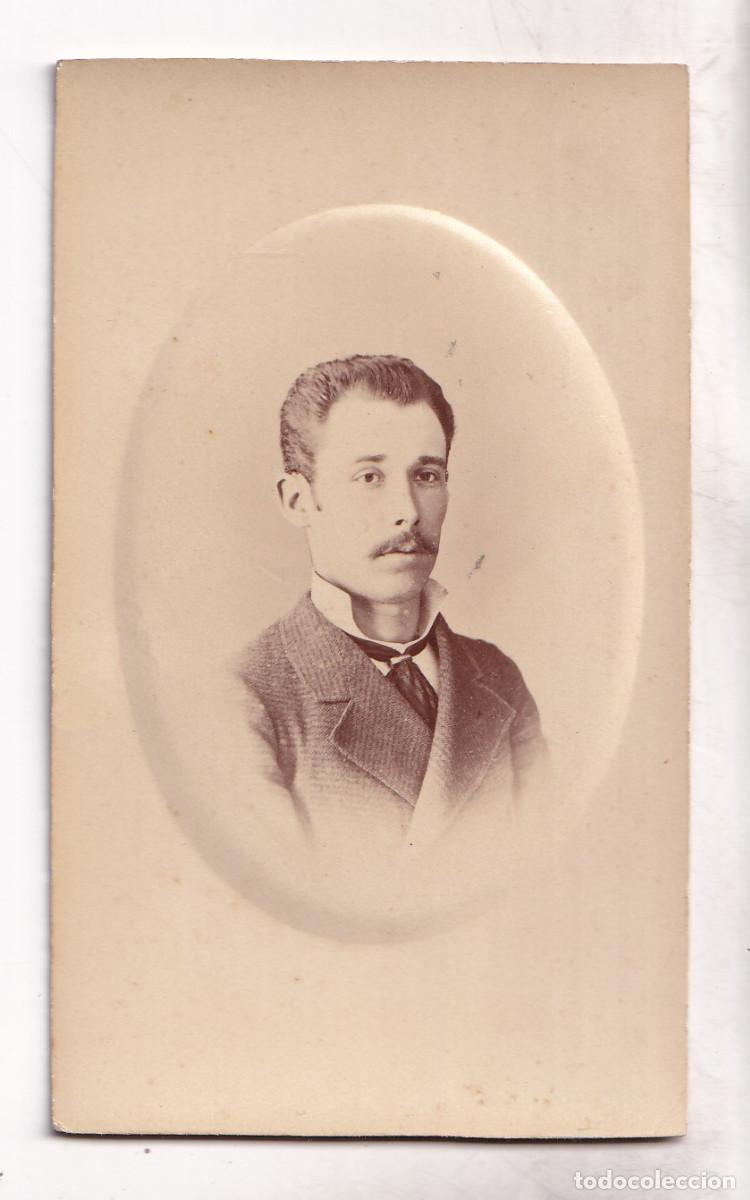 Fotograf&iacute;a antigua: JOVEN CON BIGOTE Y CORBATA. ESPLUGAS FOT&Oacute;GRAFO. PLAZA DEL TEATRO. BARCELONA