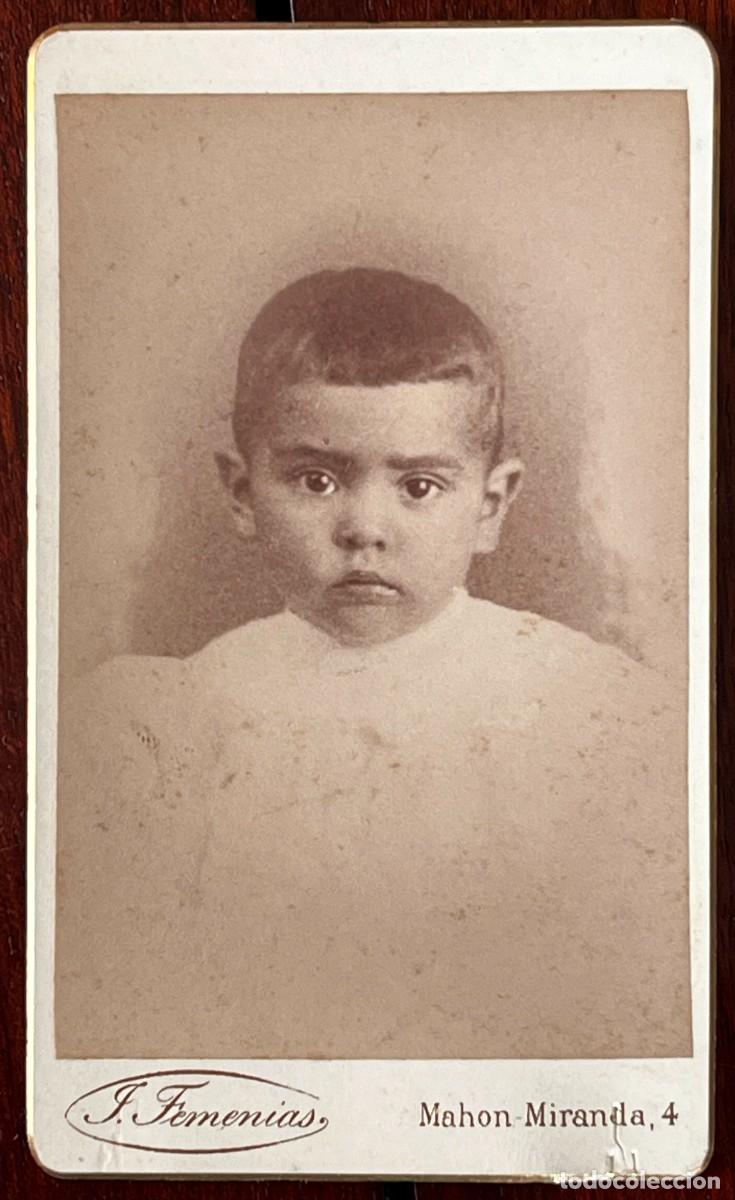 Fotograf&iacute;a antigua: Antigua fotograf&iacute;a CDV de ni&ntilde;o, Fot. Femenias, Mahon (Menorca), , mide 10,4 x 6,2 cms.
