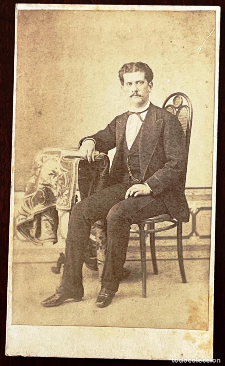 Fotograf&iacute;a antigua: Antigua fotograf&iacute;a albumina CDV de caballero, Fot. Rafael Rocafull, Cadiz, mide 10,4 x 6,2 cms.