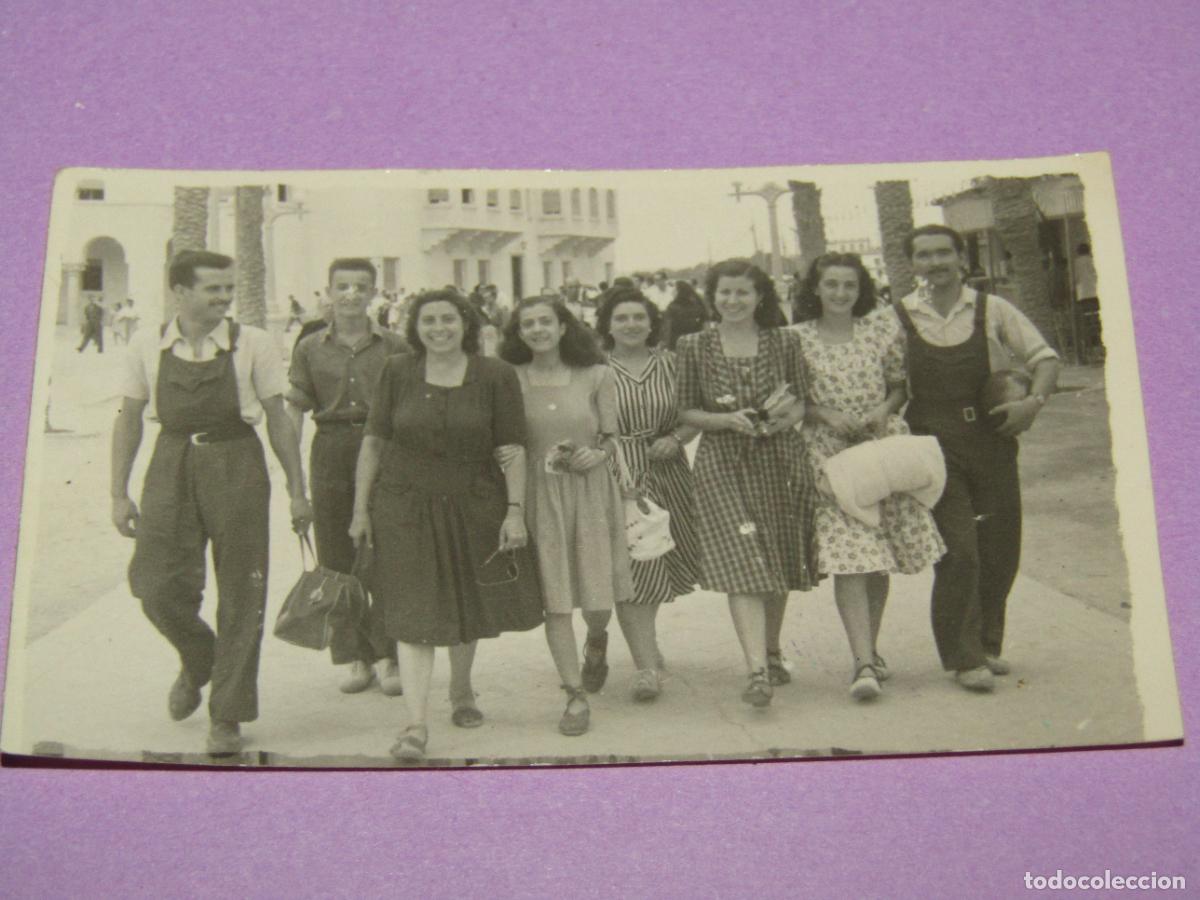 Fotograf&iacute;a antigua: Antigua Fotograf&iacute;a con Trabajadoras/es en Alicante por Fot&oacute;grafo ALBARRAC&Iacute;N y PASERO