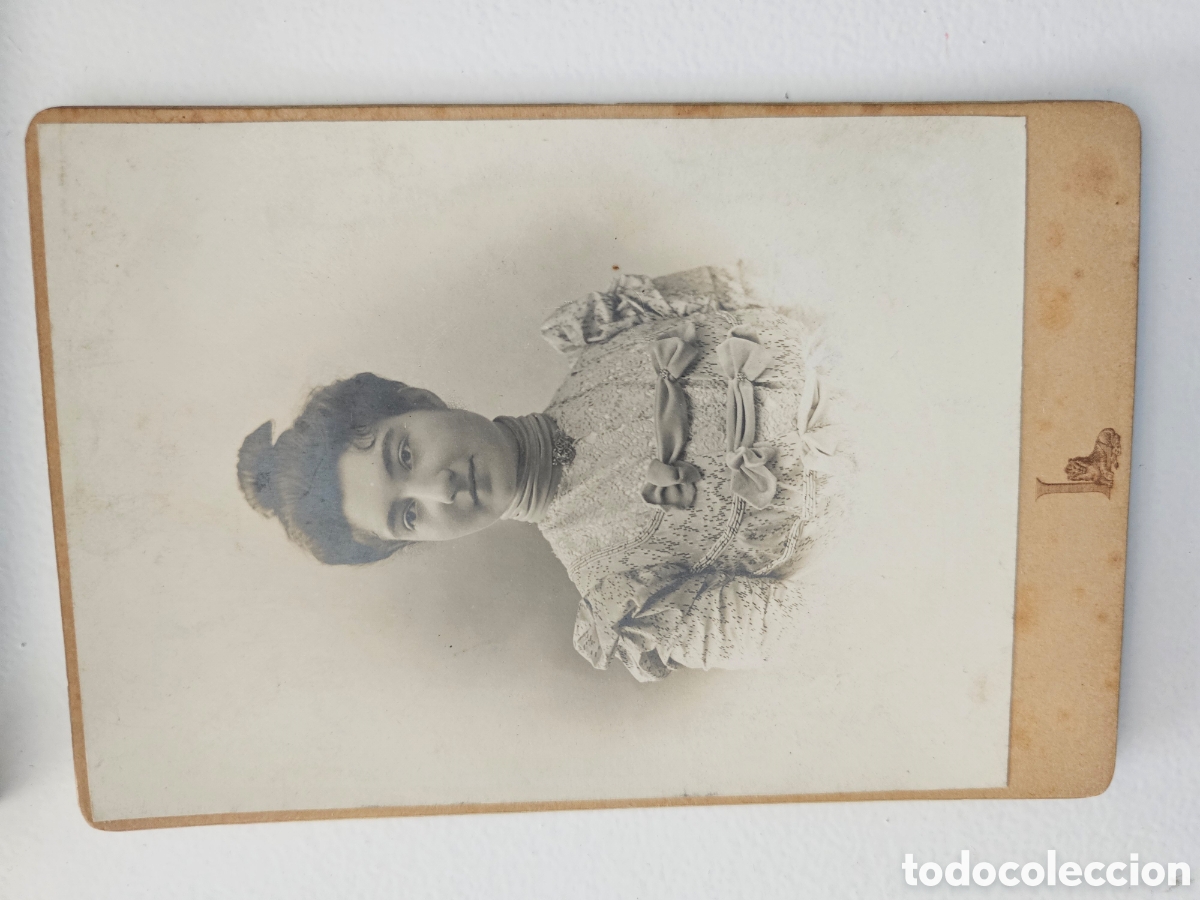 Fotograf&iacute;a antigua: ​Antigua Fotograf&iacute;a Siglo XIX - Retrato Dama - Photographie des Grands Magasins du Louvre, Par&iacute;s