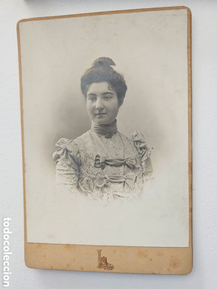 Fotograf&iacute;a antigua: ​Antigua Fotograf&iacute;a Siglo XIX - Retrato Dama - Photographie des Grands Magasins du Louvre, Par&iacute;s