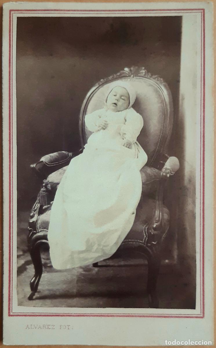 Fotograf&iacute;a antigua: Postmortem de ni&ntilde;o Carte de visite (CDV). Zaragoza.