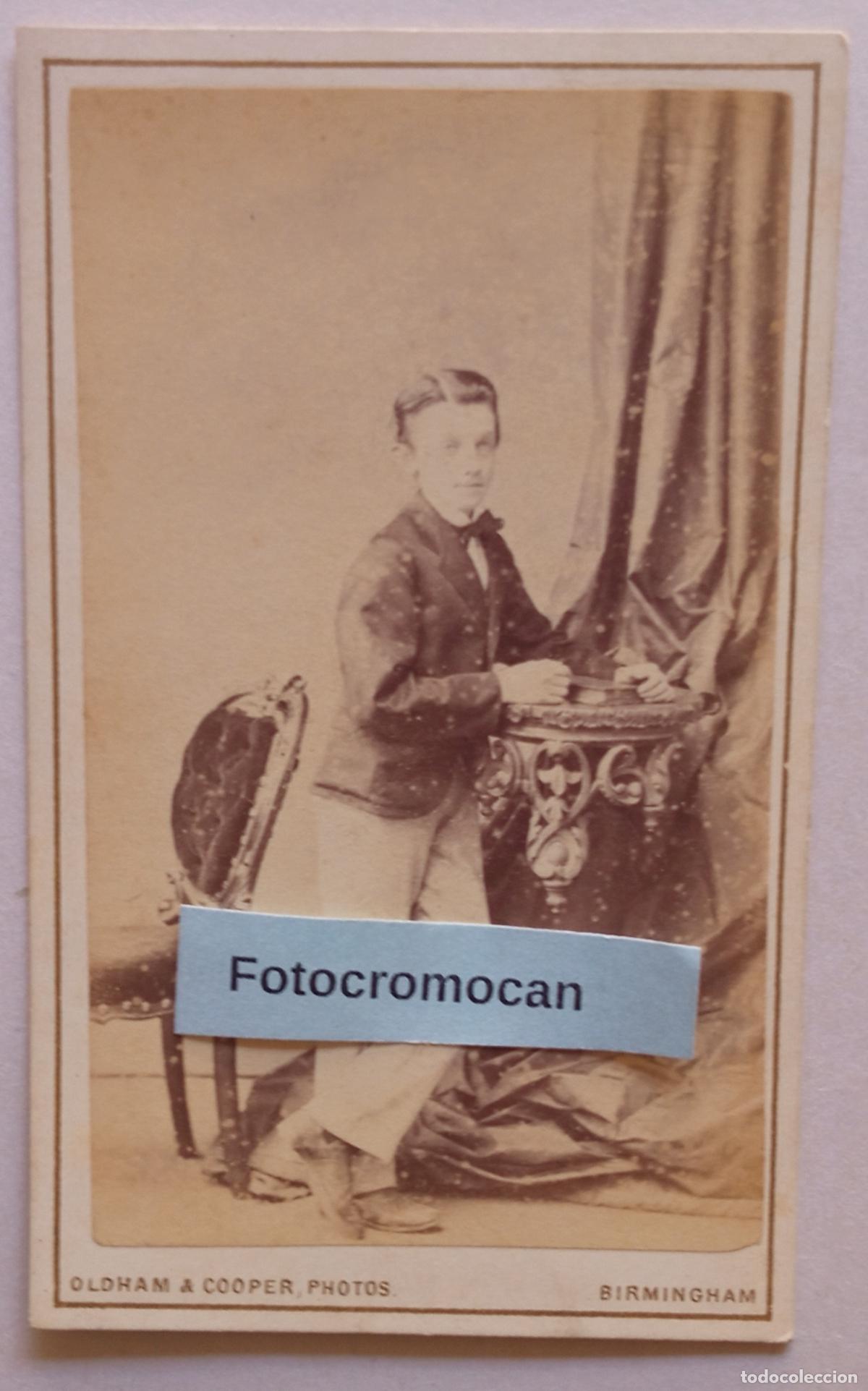 Fotograf&iacute;a antigua: CDV. FOT&Oacute;GRAFO. OLDHAM & COOPER. TOWN HALL CHAMBERS 82,83 NEW STREET. BIRMINGHAM