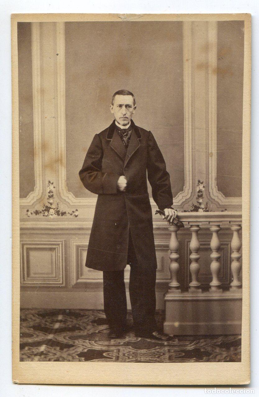 Fotograf&iacute;a antigua: Retrato de caballero, CDV, J.S. Rodr&iacute;guez, fot&oacute;grafo de S.M. la Reina, Madrid