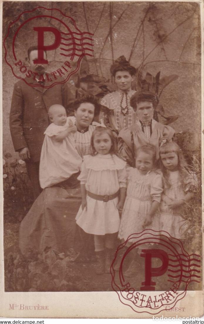 Photographie ancienne: FAMILY PORTRAIT Mlle BRUY&Egrave;RE GREST PHOTOGRAPHIE GRESTOISE 16.5*10.5CM CABINET PHOTO