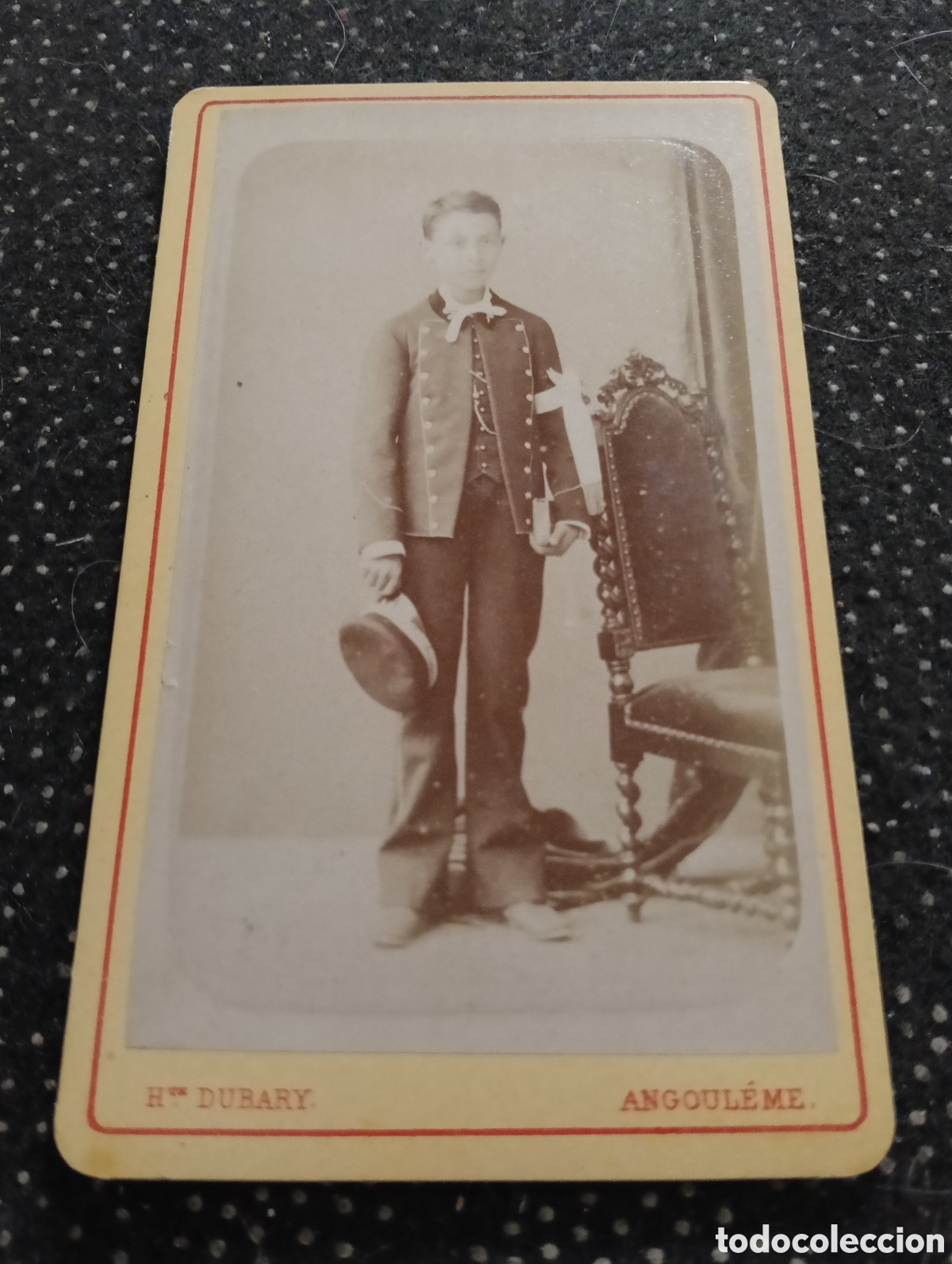Fotograf&iacute;a antigua: 1865-1910 Fotograf&iacute;a Victoriana en cart&oacute;n de un ni&ntilde;o o una ni&ntilde;a mide 11 x 6,5 aprox.