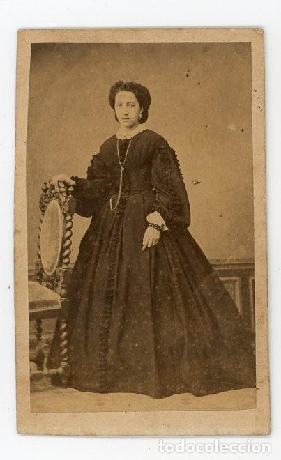 Photographie ancienne: CORU&Ntilde;A. SELLIER ET AVRILLON. GALICIA. CDV. RETRATO FEMENINO.