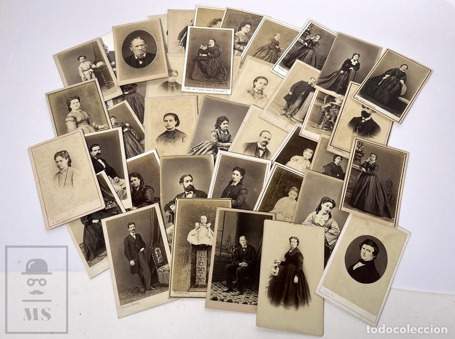 Fotograf&iacute;a antigua: Conjunto de 42 Antiguas Tarjetas de Visita / CDV Fotografias Retratos de &Eacute;poca - Familias Burguesas