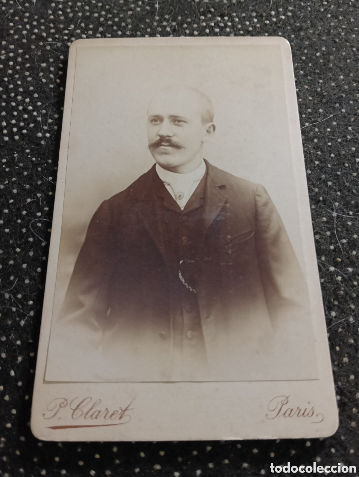 Fotograf&iacute;a antigua: 1865-1910 Fotograf&iacute;a Victoriana en cart&oacute;n de un se&ntilde;or de la &eacute;poca mide 11 x 6,5 aprox.