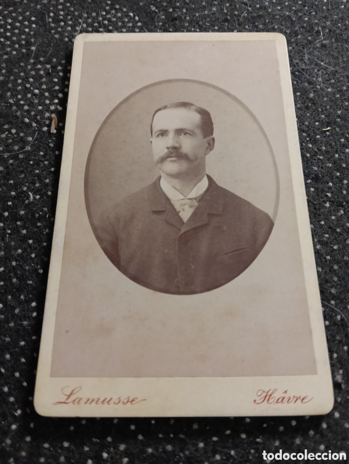 Fotograf&iacute;a antigua: 1865-1910 Fotograf&iacute;a Victoriana en cart&oacute;n de un se&ntilde;or de la &eacute;poca mide 11 x 6,5 aprox.