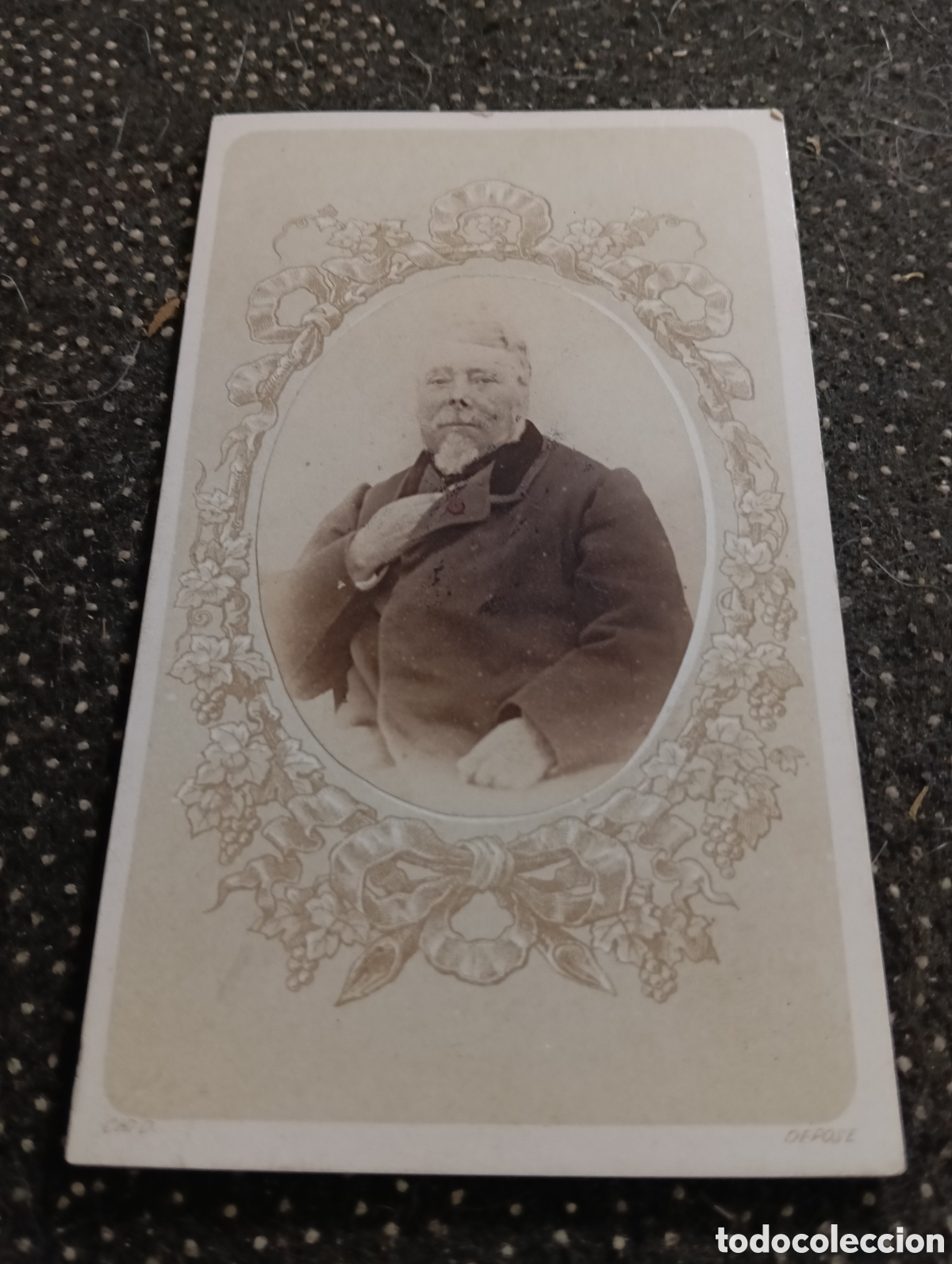Fotograf&iacute;a antigua: 1865-1910 Fotograf&iacute;a Victoriana en cart&oacute;n de un se&ntilde;or de la &eacute;poca mide 11 x 6,5 aprox.