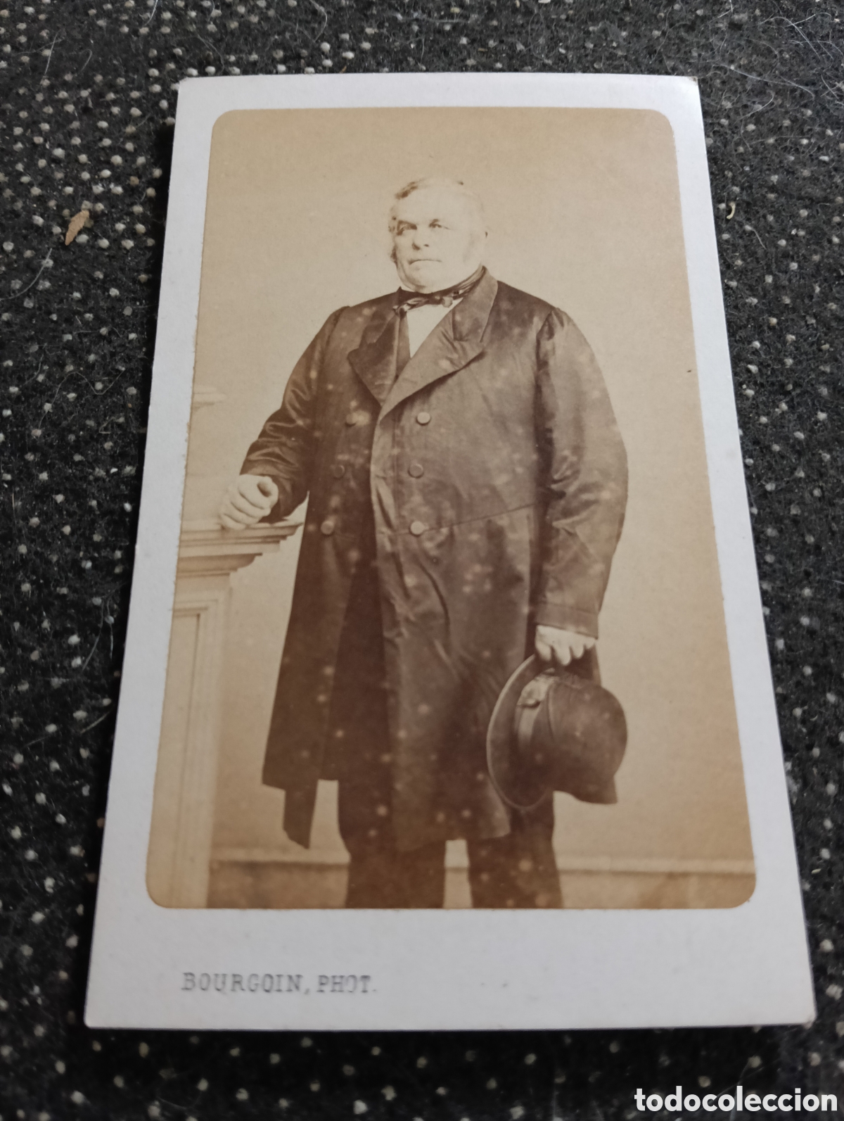 Fotograf&iacute;a antigua: 1865-1910 Fotograf&iacute;a Victoriana en cart&oacute;n de un se&ntilde;or de la &eacute;poca mide 11 x 6,5 aprox.