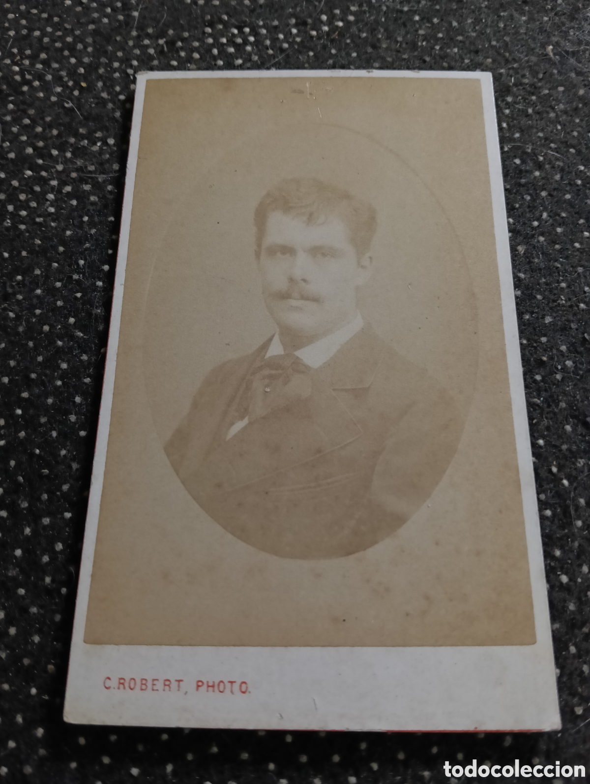 Fotograf&iacute;a antigua: 1865-1910 Fotograf&iacute;a Victoriana en cart&oacute;n de un se&ntilde;or de la &eacute;poca mide 11 x 6,5 aprox.