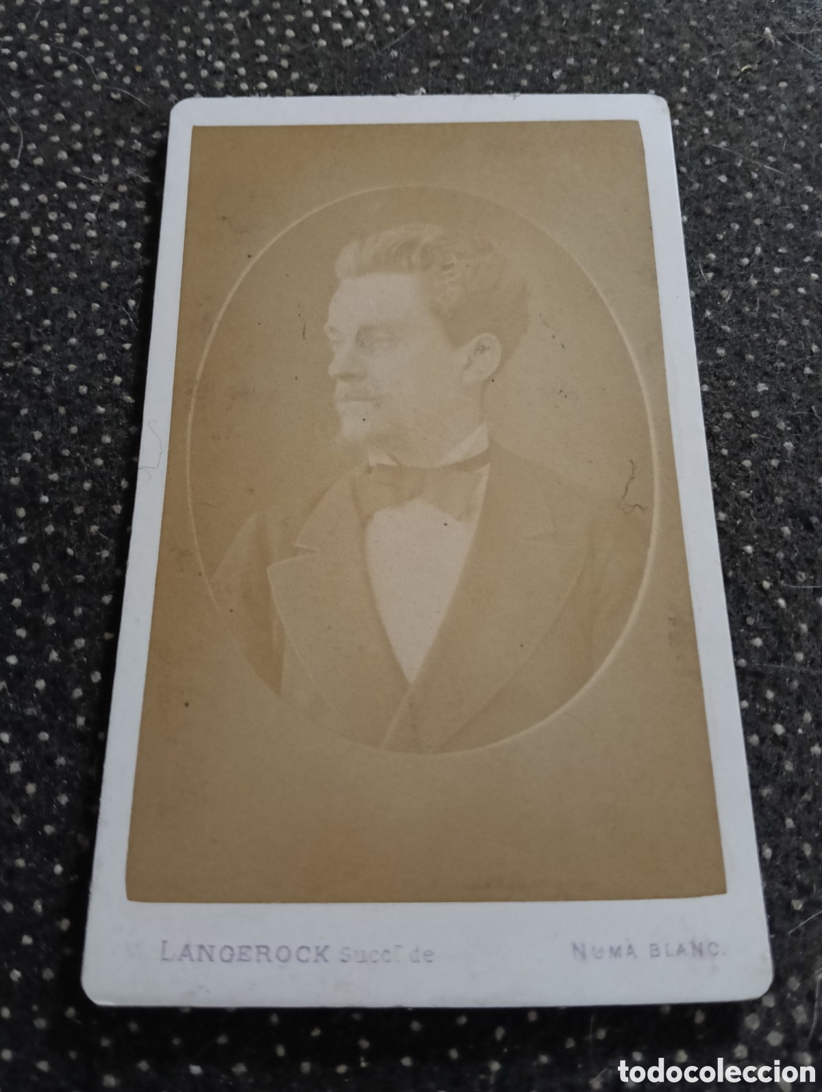 Fotograf&iacute;a antigua: 1865-1910 Fotograf&iacute;a Victoriana en cart&oacute;n de un se&ntilde;or de la &eacute;poca mide 11 x 6,5 aprox.