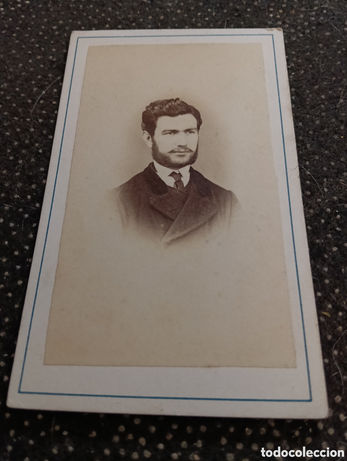 Fotograf&iacute;a antigua: 1865-1910 Fotograf&iacute;a Victoriana en cart&oacute;n de un se&ntilde;or de la &eacute;poca mide 11 x 6,5 aprox.