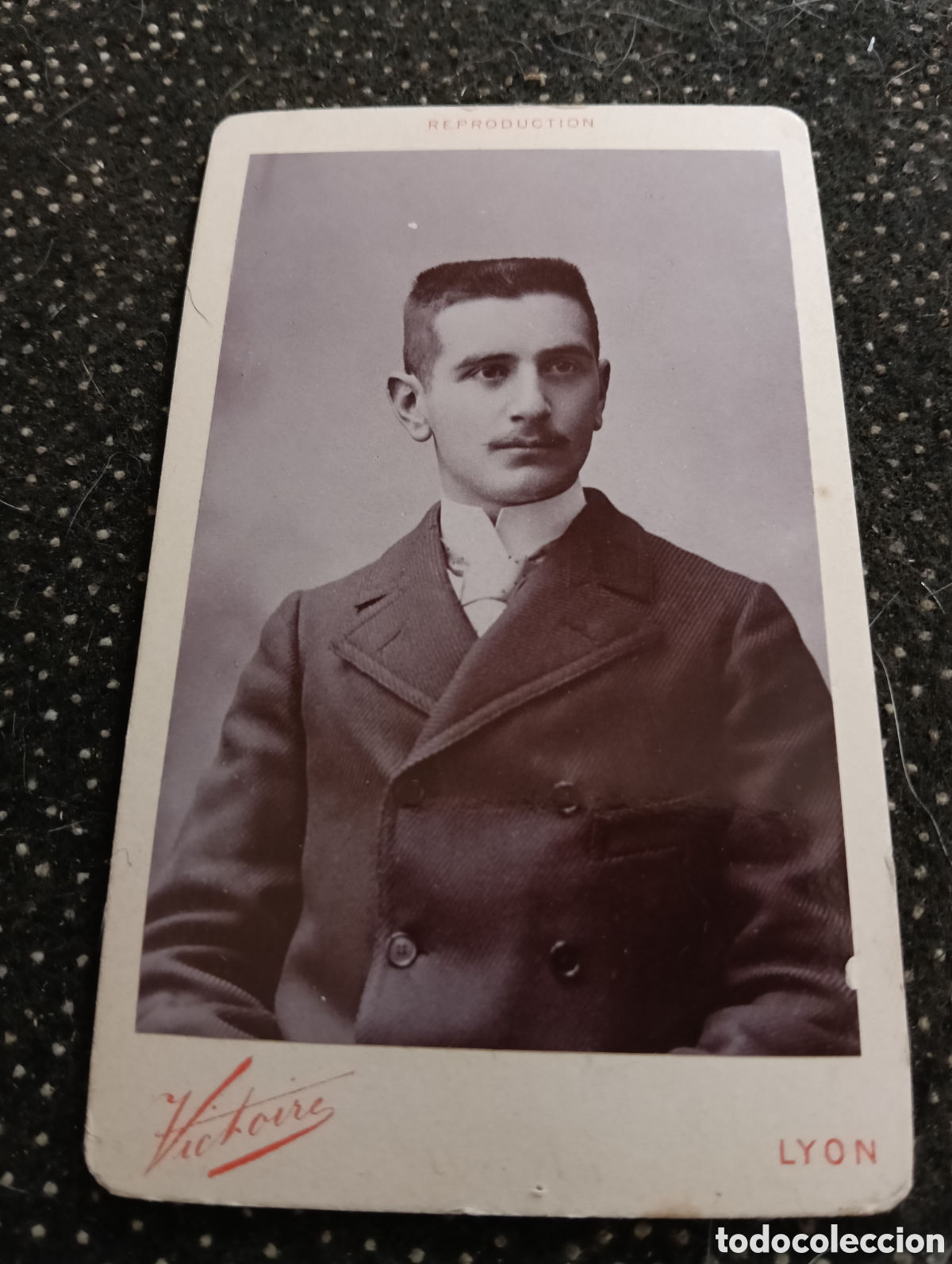 Fotograf&iacute;a antigua: 1865-1910 Fotograf&iacute;a Victoriana en cart&oacute;n de un se&ntilde;or de la &eacute;poca mide 11 x 6,5 aprox.