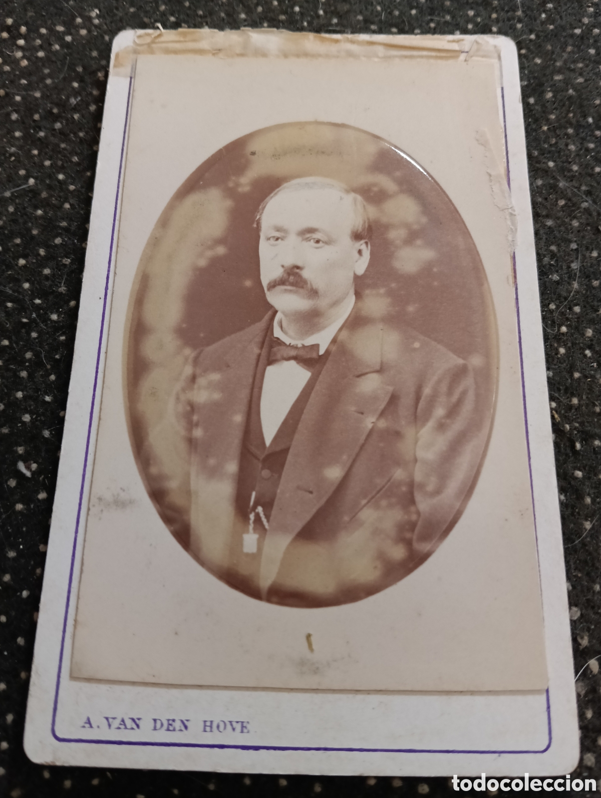 Fotograf&iacute;a antigua: 1865-1910 Fotograf&iacute;a Victoriana en cart&oacute;n de un se&ntilde;or de la &eacute;poca mide 11 x 6,5 aprox.