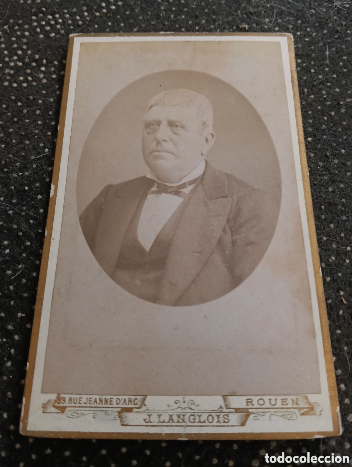 Fotograf&iacute;a antigua: 1865-1910 Fotograf&iacute;a Victoriana en cart&oacute;n de un se&ntilde;or de la &eacute;poca mide 11 x 6,5 aprox.