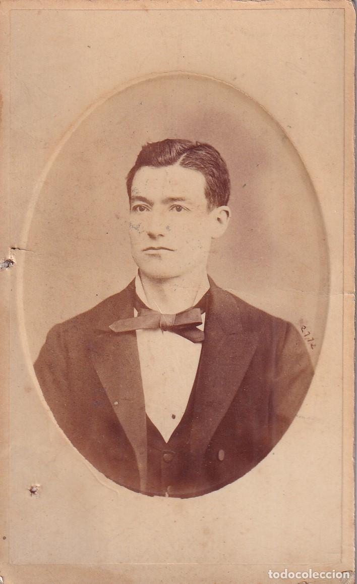 Fotograf&iacute;a antigua: Retrato caballero formato CDV J. Gutierrez fot&oacute;grafo Madrid. Calle San Bernardo.