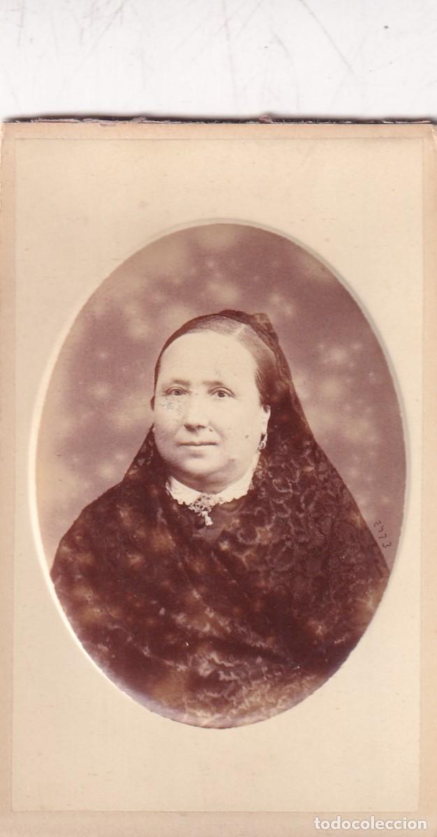 Fotograf&iacute;a antigua: Retrato mujer o dama formato CDV J. Gutierrez fot&oacute;grafo Madrid. Calle San Bernardo.