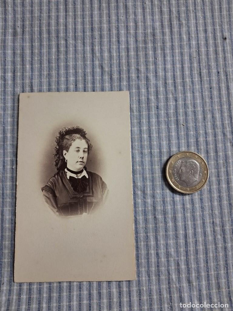 Fotograf&iacute;a antigua: Fotograf&iacute;a alb&uacute;mina Se&ntilde;ora. Carte de visite. Cant&oacute;. Barcelona