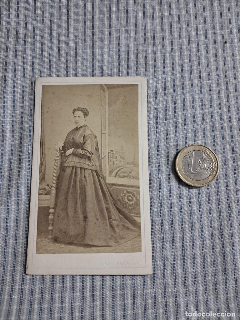 Fotograf&iacute;a antigua: Fotograf&iacute;a alb&uacute;mina Se&ntilde;ora. Carte de visite. Gerona
