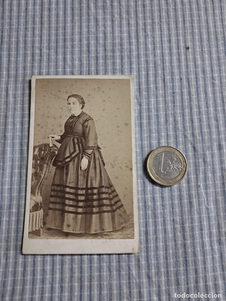 Fotograf&iacute;a antigua: Fotograf&iacute;a alb&uacute;mina Se&ntilde;ora. Carte de visite. J. Masaguer. Gerona