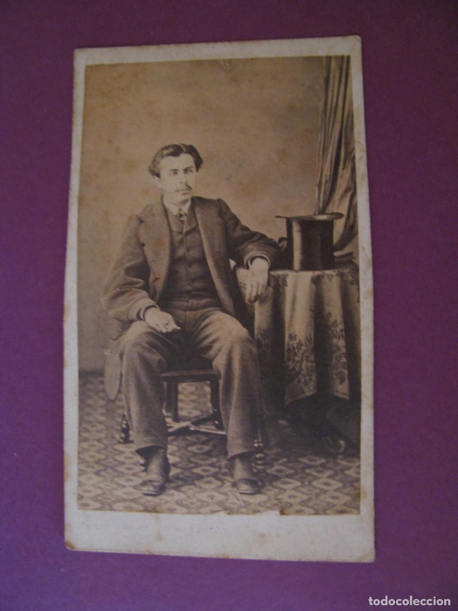 Fotograf&iacute;a antigua: ANTIGUA FOTO DE UNCABALLERO, CDV. FRANCISCO ROJO E HIJO. MALAGA. 10X6 CM